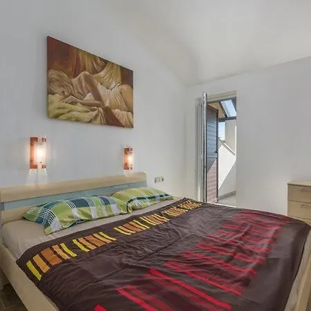 Holiday home Classy In Novigrad With Private Pool *